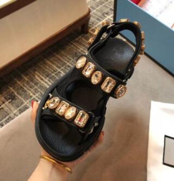 De igner riveted port andal luxury diamond and women 039 lei ure andal fa hion leather outdoor beach hoe 521
De igner riveted port andal luxury diamond and women 039 lei ure andal fa hion leather outdoor beach hoe 521