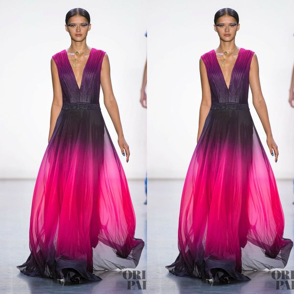gradient prom dresses deep v neck a line sweep train sleeveless evening dress party wear custom made robes de soirée, Black;red
gradient prom dresses deep v neck a line sweep train sleeveless evening dress party wear custom made robes de soirée, Black;red
