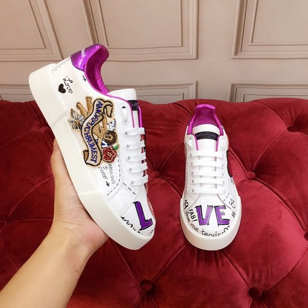 2023new round-headed lace-up casual shoes sneakers fashion flowers leather patchwork low-runway platform brand-name men's and women, Black
2023new round-headed lace-up casual shoes sneakers fashion flowers leather patchwork low-runway platform brand-name men's and women, Black