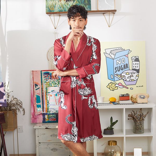men's spinning silk pajamas thin section ice silk robe long-sleeved lace bathrobe spring and autumn home service 1077, Black;brown
men's spinning silk pajamas thin section ice silk robe long-sleeved lace bathrobe spring and autumn home service 1077, Black;brown
