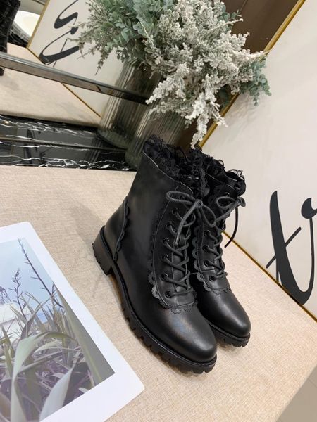scrub leather booties female thick with 2019 new autumn fashion wild low heel women's shoes size35-40, Black
scrub leather booties female thick with 2019 new autumn fashion wild low heel women's shoes size35-40, Black