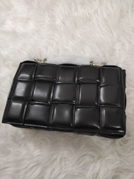 new bags the pouch leather envelope bag handbags with chain strap women bags padded cassette for woman
new bags the pouch leather envelope bag handbags with chain strap women bags padded cassette for woman