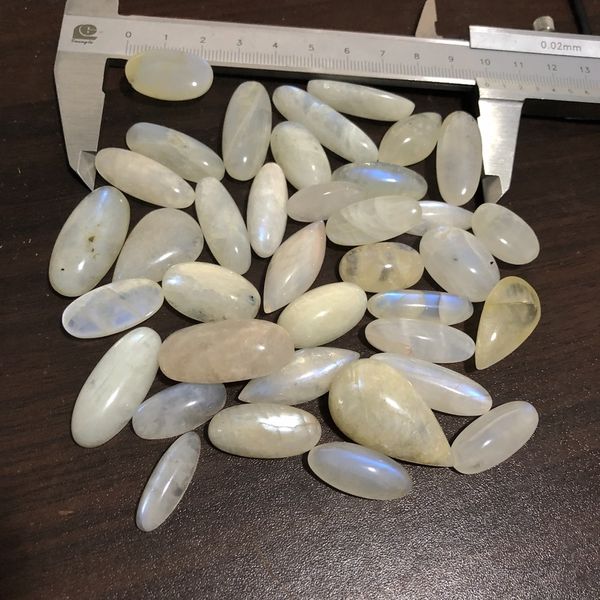 natural moonstone irregular size pendant beads loose gem stone cabochon for jewelry making mixed 5pcs/lot 20-30mm in size, Silver 
natural moonstone irregular size pendant beads loose gem stone cabochon for jewelry making mixed 5pcs/lot 20-30mm in size, Silver