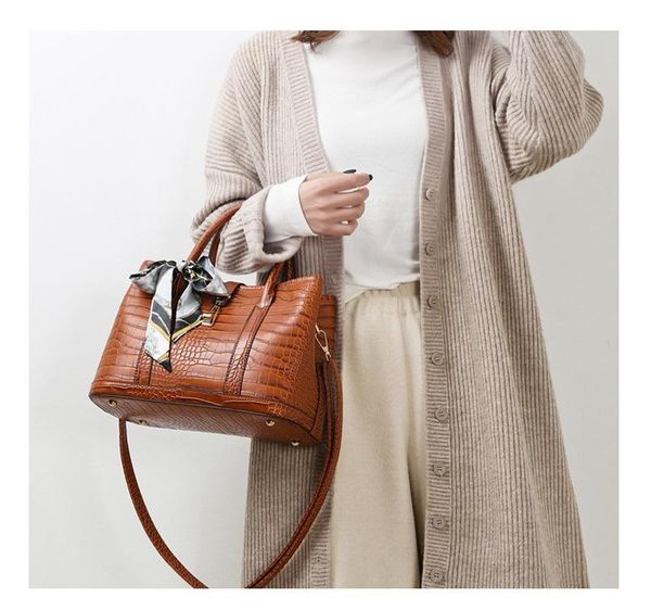 2018 fashion pu female bag new large-capacity wild shoulder bag fashion crocodile silk scarf tote women's crossbody
2018 fashion pu female bag new large-capacity wild shoulder bag fashion crocodile silk scarf tote women's crossbody