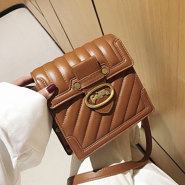 shoulder bag charm and elegance shoulder bag embroidery chain leisure city beauty personality bags
shoulder bag charm and elegance shoulder bag embroidery chain leisure city beauty personality bags