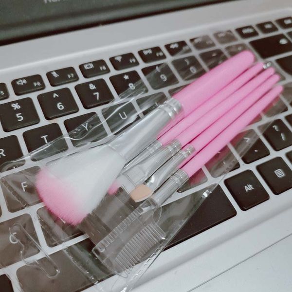pink 5 pcs/set makeup brushes pro blending eyeshadow powder foundation eyes eyebrow lip eyeliner make up brush cosmetic tool
pink 5 pcs/set makeup brushes pro blending eyeshadow powder foundation eyes eyebrow lip eyeliner make up brush cosmetic tool