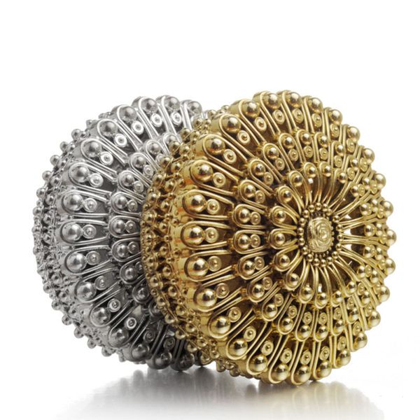 creative round choloate candy box sundries container deskstorage case gold silver wedding party decoration gift boxes
creative round choloate candy box sundries container deskstorage case gold silver wedding party decoration gift boxes
