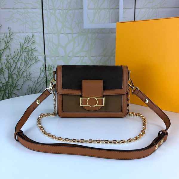 высокое качество женщин сумки классические мешки плеча пресбиопии crossbody мешок откидная крышка цепи сумки марочные сообщение мешок hotsel
высокое качество женщин сумки классические мешки плеча пресбиопии crossbody мешок откидная крышка цепи сумки марочные сообщение мешок hotsel