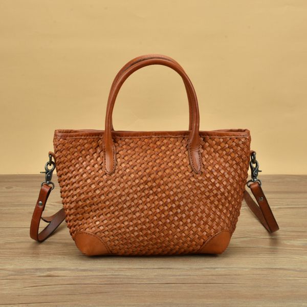 new japanese retro leather hand-woven baotou cowhide shoulder messenger bag 100% genuine leather women fashion shoulder bag
new japanese retro leather hand-woven baotou cowhide shoulder messenger bag 100% genuine leather women fashion shoulder bag