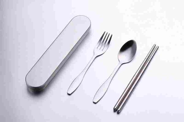 children tableware set portable travel tableware supply chopsticks fork spoon cutlery set tin box package high quality 
children tableware set portable travel tableware supply chopsticks fork spoon cutlery set tin box package high quality