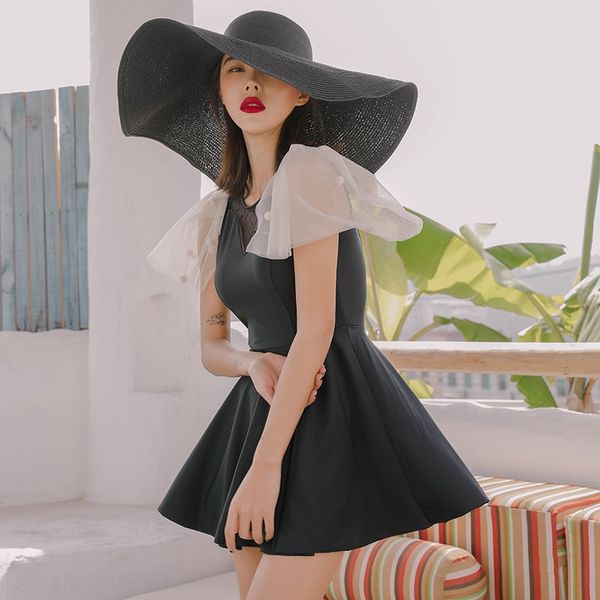 female 2020 mesh stitching short-sleeved one-piece skirt conservative large size long skirt swimsuit swimsuit female, White;black
female 2020 mesh stitching short-sleeved one-piece skirt conservative large size long skirt swimsuit swimsuit female, White;black