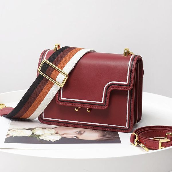 elegant2019 organ width straps lock catch small square concise hit color single shoulder messenger genuine leather woman package
elegant2019 organ width straps lock catch small square concise hit color single shoulder messenger genuine leather woman package