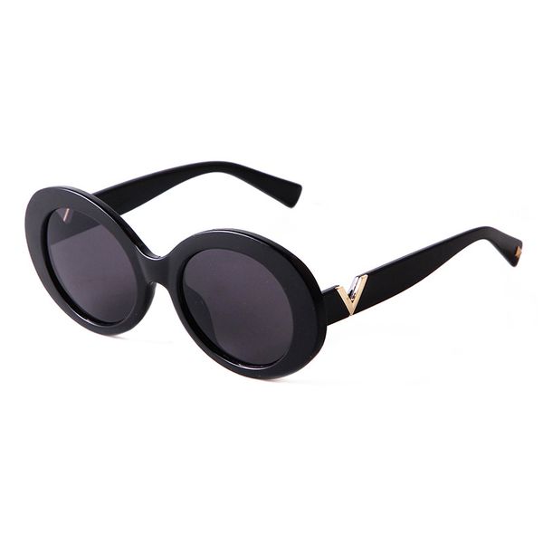 european and american fashion catwalk oval frame sunglasses men women new wave of street shooting large frame sunglasses, White;black
european and american fashion catwalk oval frame sunglasses men women new wave of street shooting large frame sunglasses, White;black