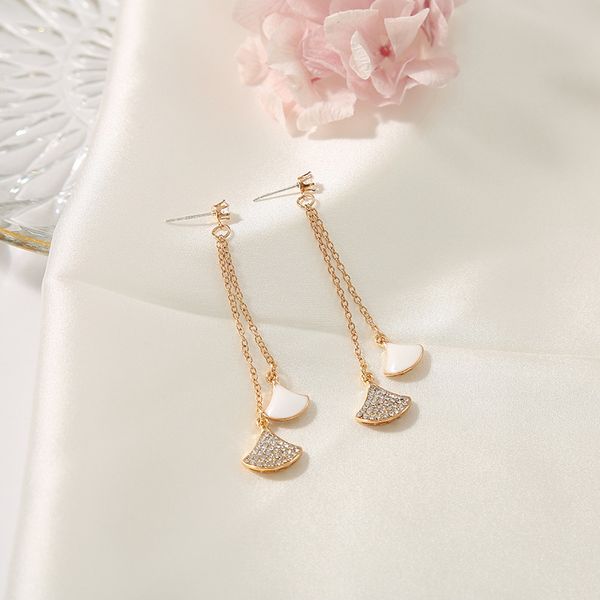 korean ginkgo leave drop dangle earrings for women gold color rhinestone sector statement earrings fashion jewelry brincos 2020, Silver
korean ginkgo leave drop dangle earrings for women gold color rhinestone sector statement earrings fashion jewelry brincos 2020, Silver