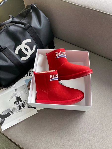 fashion platform snow boots women fur integrated short boots luxury design waterproof suede women's shoes cotton boots size 35-40, Black 
fashion platform snow boots women fur integrated short boots luxury design waterproof suede women's shoes cotton boots size 35-40, Black