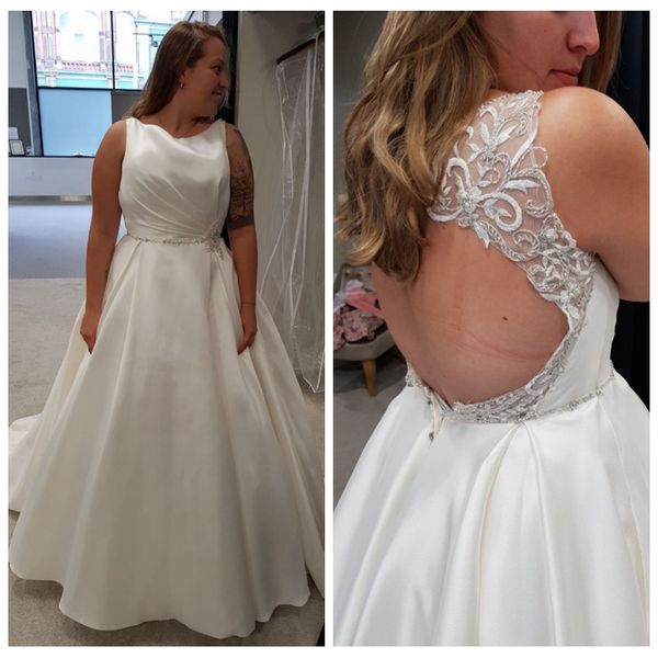 charming satin affordable wedding dresses pleated lace appliques beading a line wedding dresses open back bridal gowns online, White
charming satin affordable wedding dresses pleated lace appliques beading a line wedding dresses open back bridal gowns online, White