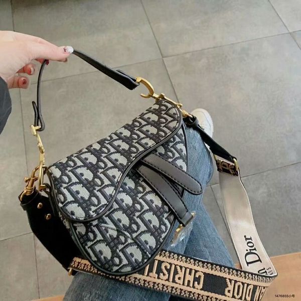 Tchri tian dior oblique addle bag clutch luxury brand handbag women houlder bag de igner cro body bag wallet chri tian
Tchri tian dior oblique addle bag clutch luxury brand handbag women houlder bag de igner cro body bag wallet chri tian