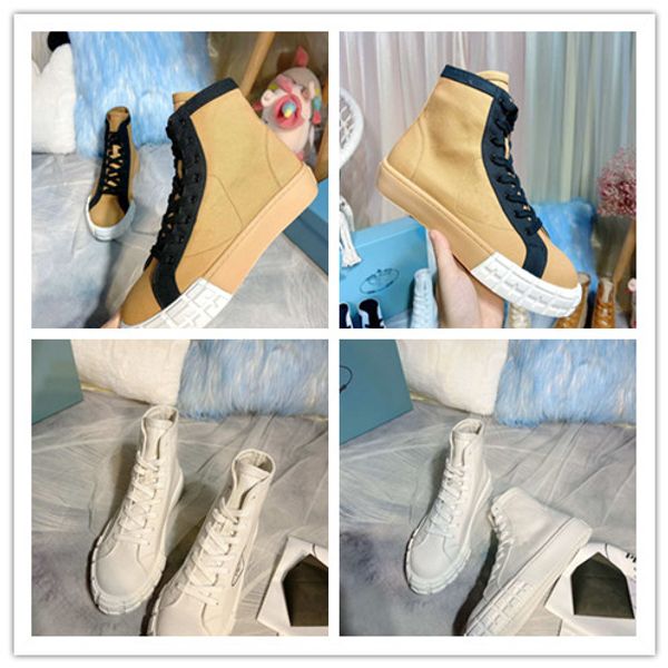 the latest catwalk in 2020, the latest model is launched, the same material is imported from italy, Black
the latest catwalk in 2020, the latest model is launched, the same material is imported from italy, Black