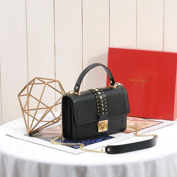 19ss women snake print crossbody bag girls small flap handbag serpentine messenger bag shoulder bag elegant small square bags #yj
19ss women snake print crossbody bag girls small flap handbag serpentine messenger bag shoulder bag elegant small square bags #yj