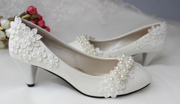 2019 flower women's shoes in spring and autumn with new style lace flat bottom and fine heel shoes heel 3cm ,4.5cm,8.5cm @14, Black
2019 flower women's shoes in spring and autumn with new style lace flat bottom and fine heel shoes heel 3cm ,4.5cm,8.5cm @14, Black