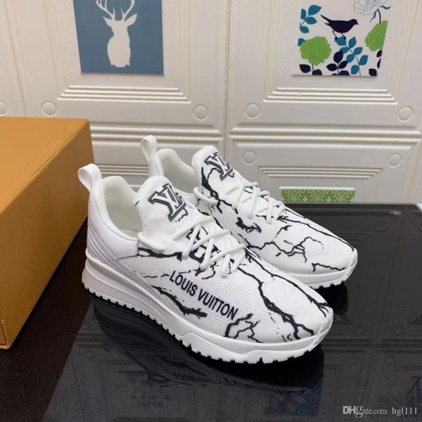 new winter breathable mesh shoes sports running shoes youth students fashion trend personality white men and women with the same shoes
new winter breathable mesh shoes sports running shoes youth students fashion trend personality white men and women with the same shoes