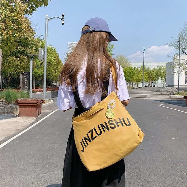 the new 2020 canvas shoulder bag simple crossbody bag lovely flowers decorated student casual fashion soft side handbag
the new 2020 canvas shoulder bag simple crossbody bag lovely flowers decorated student casual fashion soft side handbag