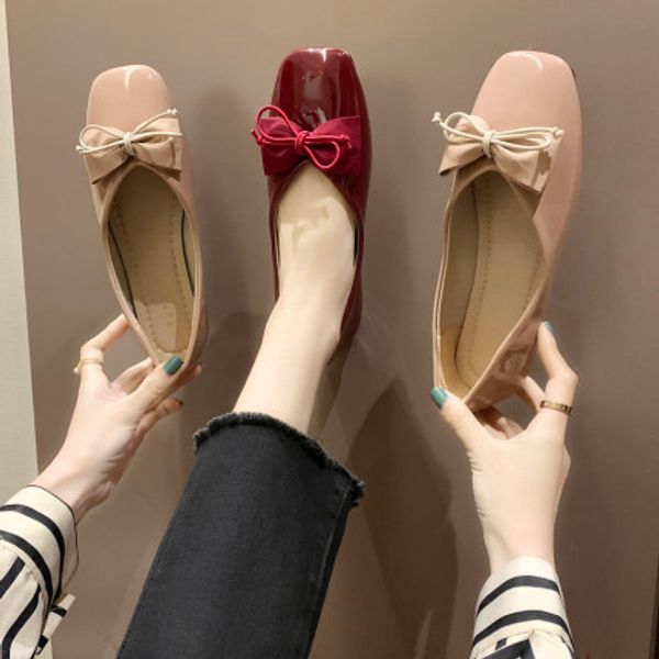 patent leather single shoes women 2020 spring new korean version of the wild sweet bow shallow flat shoes square toe, Black
patent leather single shoes women 2020 spring new korean version of the wild sweet bow shallow flat shoes square toe, Black
