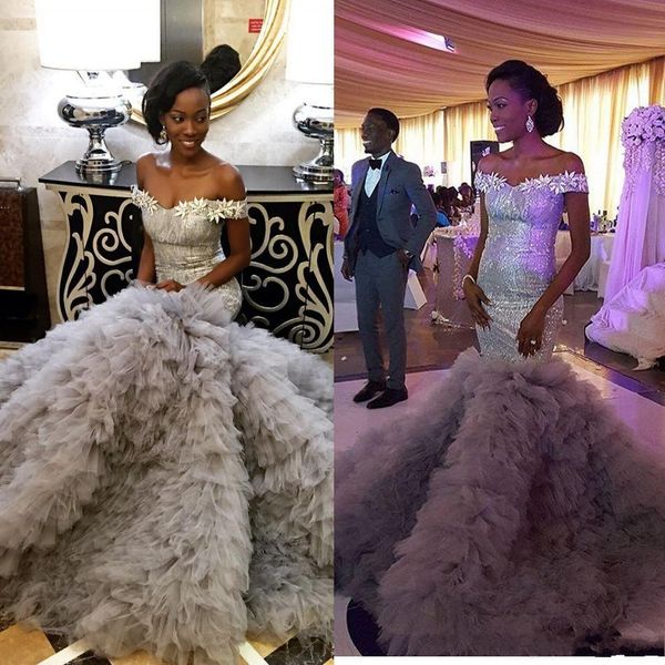 Gorgeous Mermaid Sequined Prom Dresses Off The Shoulder Appliqued Plus Size Evening Gowns Ruffled Tulle Sweep Train Black Girls Formal Dress
Gorgeous Mermaid Sequined Prom Dresses Off The Shoulder Appliqued Plus Size Evening Gowns Ruffled Tulle Sweep Train Black Girls Formal Dress