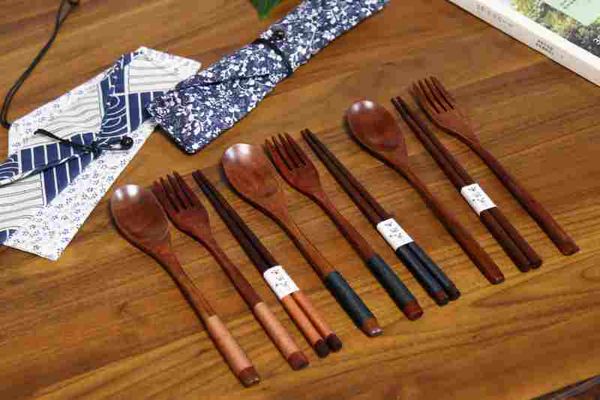 wood cutlery dinnerware set wooden spoon fork chopsticks japanese style portable fork soup spoon sushi chopstick with pouch
wood cutlery dinnerware set wooden spoon fork chopsticks japanese style portable fork soup spoon sushi chopstick with pouch
