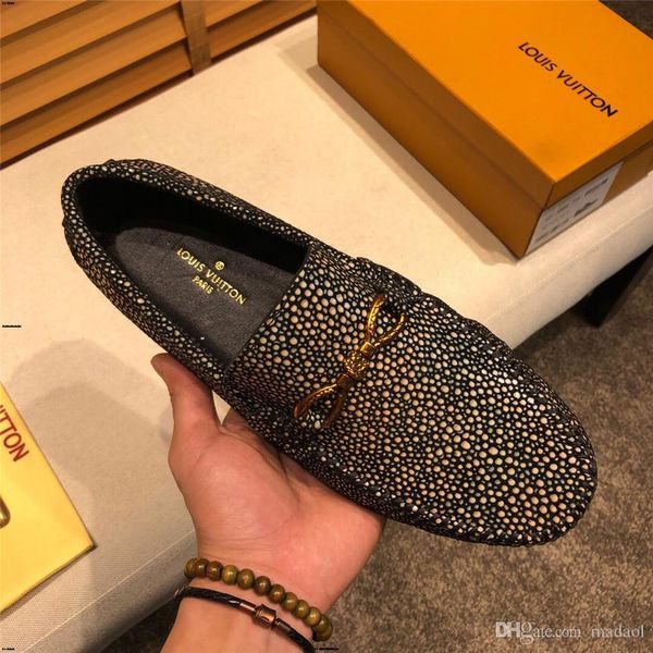 18ss 2020 leather men casual shoes luxury mens loafers moccasins breathable slip on black driving shoes plus size 38-46 yyy11
18ss 2020 leather men casual shoes luxury mens loafers moccasins breathable slip on black driving shoes plus size 38-46 yyy11