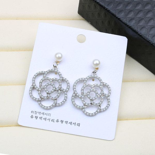 korean style s925 silver needle korean temperament retro metal camellia earrings net red with the same model face thin pearl ears, Golden;silver
korean style s925 silver needle korean temperament retro metal camellia earrings net red with the same model face thin pearl ears, Golden;silver