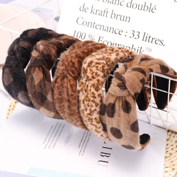 retro imitation mink hair headband vintage women leopard ripple dot lattice middle kink headband wide edge hairpin 6 colors wholesale, Silver
retro imitation mink hair headband vintage women leopard ripple dot lattice middle kink headband wide edge hairpin 6 colors wholesale, Silver