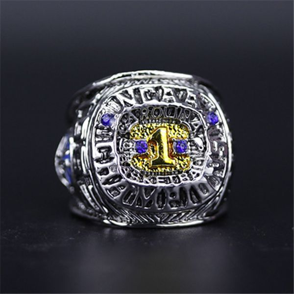 1982 north carolina tar heels college basketball национального чемпионат кольцо фан подарки оптом, Golden;silver
1982 north carolina tar heels college basketball национального чемпионат кольцо фан подарки оптом, Golden;silver