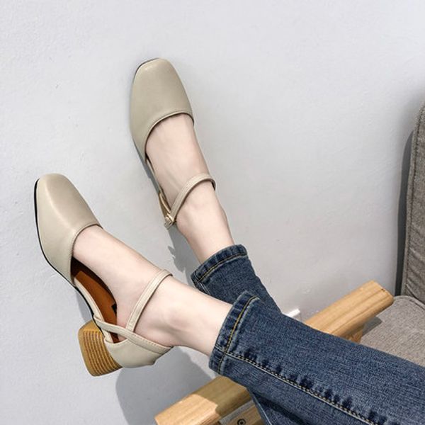 2019 new summer baotou versatile high heels thick with middle school students shoes, Black
2019 new summer baotou versatile high heels thick with middle school students shoes, Black