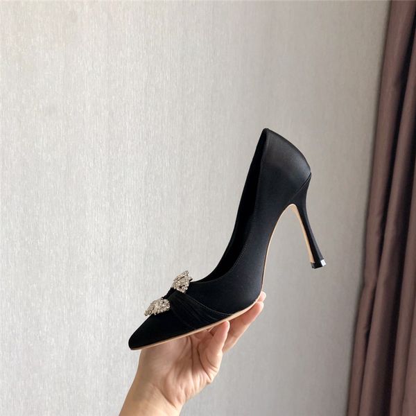 2019 brand fashion luxury designer women shoes high heels brand fashion luxury designer women shoes beauty high heels women dress shoes, Black
2019 brand fashion luxury designer women shoes high heels brand fashion luxury designer women shoes beauty high heels women dress shoes, Black