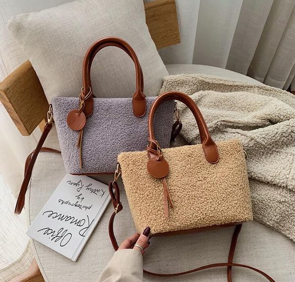 дизайнер женщины одно плечо сумка роскошный большой емкости сумки осень зима леди плюшевые сумки мода soft dark zip / 3
дизайнер женщины одно плечо сумка роскошный большой емкости сумки осень зима леди плюшевые сумки мода soft dark zip / 3