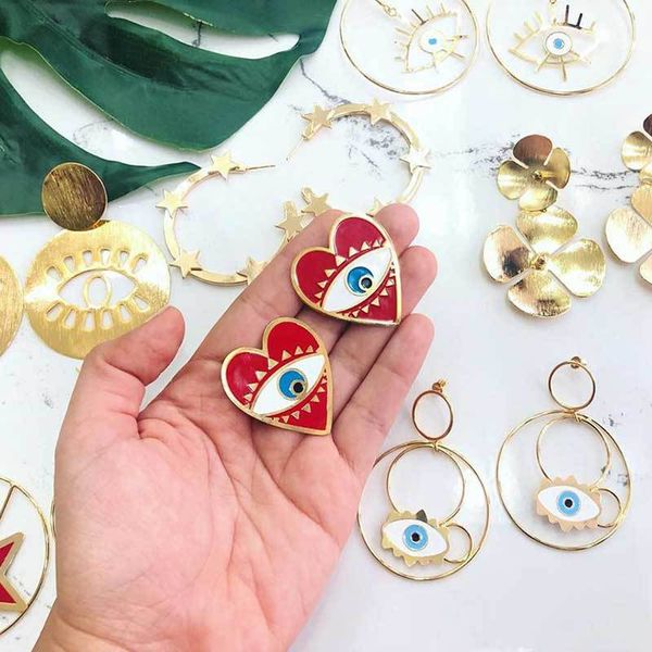 wholesale new fashion bohemian jewelry punk style heart shape the devil's eyes stud earrings christmas gift for women ladies, Silver
wholesale new fashion bohemian jewelry punk style heart shape the devil's eyes stud earrings christmas gift for women ladies, Silver