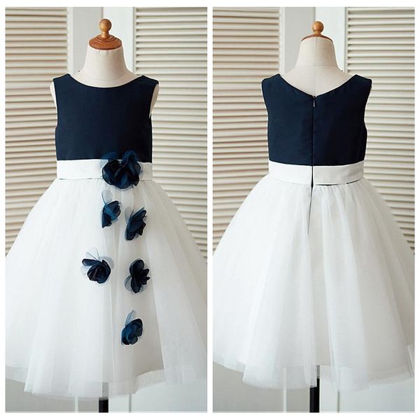 2019 sleeveless a-line tea length simple flower girls dresses with flowers adorned short girls pageant party gowns formal birthday gowns, White;blue
2019 sleeveless a-line tea length simple flower girls dresses with flowers adorned short girls pageant party gowns formal birthday gowns, White;blue