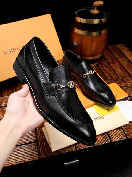 20ss men brogue business dress shoes leather luxury italian style pointed toe formal wedding casual slip-on leather shoes size38-44, Black
20ss men brogue business dress shoes leather luxury italian style pointed toe formal wedding casual slip-on leather shoes size38-44, Black