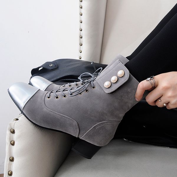 spring and autumn new suede chunky high-heeled shoes with fastening and zipper ankle boots big size, Black
spring and autumn new suede chunky high-heeled shoes with fastening and zipper ankle boots big size, Black
