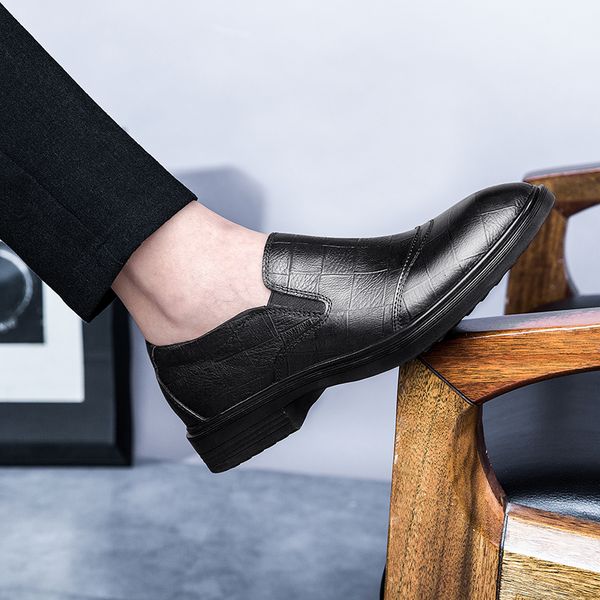 genuine leather men wedding black dress shoes men banquet loafers slip on moccasins office oxford shoes for big size 58 n5
genuine leather men wedding black dress shoes men banquet loafers slip on moccasins office oxford shoes for big size 58 n5