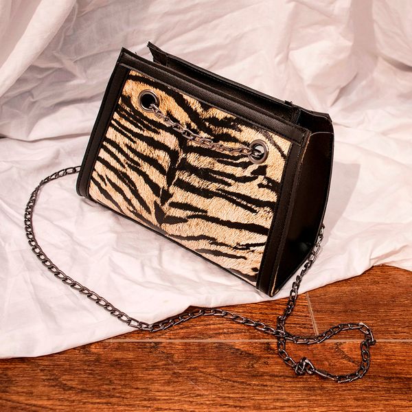 womens shoulder bag tiger pattern leather crossbody bag ladies fashion shoulder bags messenger phone bags
womens shoulder bag tiger pattern leather crossbody bag ladies fashion shoulder bags messenger phone bags