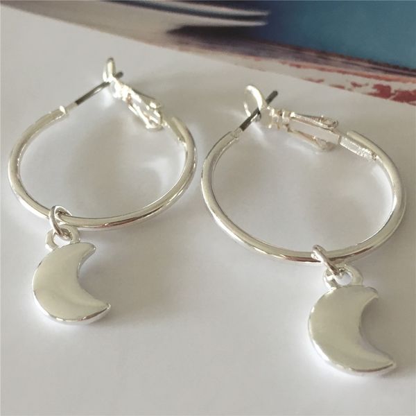 

2019 f/w new arrival gold or silver color plating moon crescent charm hoop earrings for women lovely cute daily wearing, Golden;silver