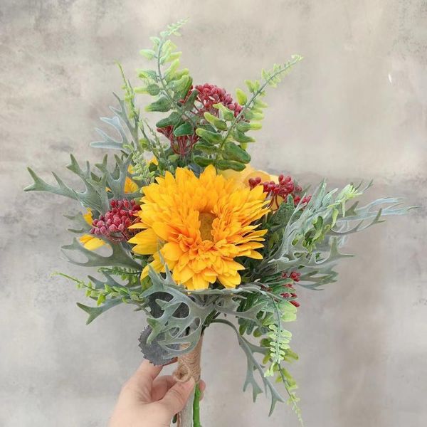 5 pcs/lot wedding bouquet sun flower golden artificial silk flower european style bridesmaid bouquet wedding supplies
5 pcs/lot wedding bouquet sun flower golden artificial silk flower european style bridesmaid bouquet wedding supplies