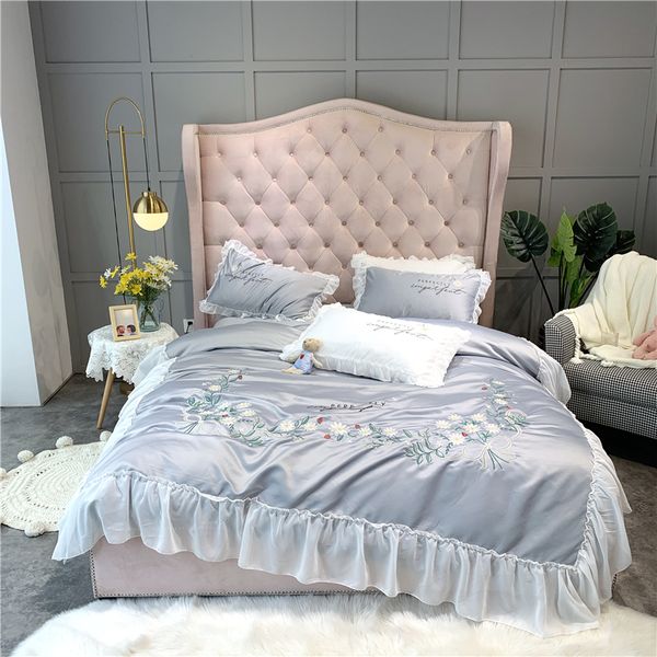 2020 glossy satin cotton chiffon lace bedding set smooth lustrous duvet cover set bed sheet pillowcases king size 4pcs
2020 glossy satin cotton chiffon lace bedding set smooth lustrous duvet cover set bed sheet pillowcases king size 4pcs