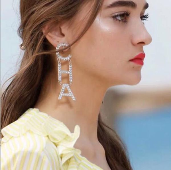 2019 new designer full rhinestone letter tassel earrings for women fashion stud earring jewelry gifts gold and silver, Golden;silver
2019 new designer full rhinestone letter tassel earrings for women fashion stud earring jewelry gifts gold and silver, Golden;silver