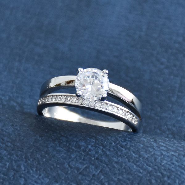 couple fashion rings six claw 3a zircon wedding rings for women jewelry wedding engagement female crystals ring gift zr047, Slivery;golden
couple fashion rings six claw 3a zircon wedding rings for women jewelry wedding engagement female crystals ring gift zr047, Slivery;golden