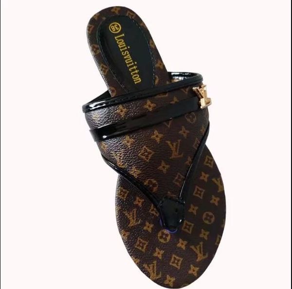 2019 European and American style summer new women's classic style flip-flops sandals high quality low price free shipping 128-912
2019 European and American style summer new women's classic style flip-flops sandals high quality low price free shipping 128-912