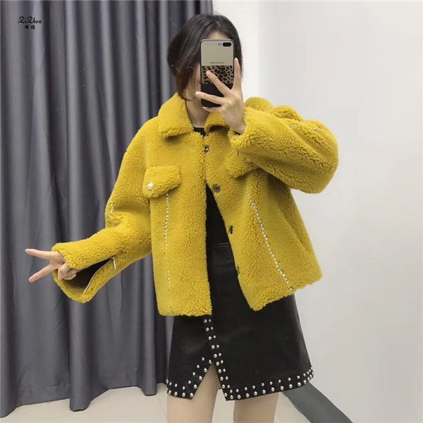 woman short wool jacket with pearl yellow zizhen short coat weizhen6.25-1, Black;brown
woman short wool jacket with pearl yellow zizhen short coat weizhen6.25-1, Black;brown