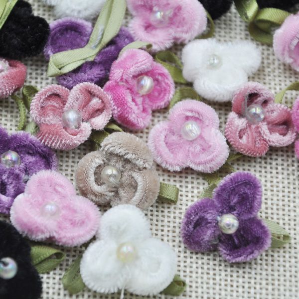 20pcs velvet ribbon flower appliques wedding doll lots mix upick b024
20pcs velvet ribbon flower appliques wedding doll lots mix upick b024